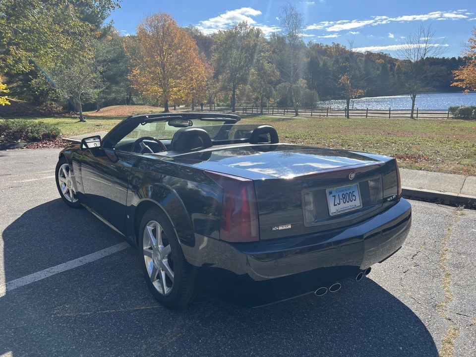 2007 Cadillac XLR - Image 10 of 31