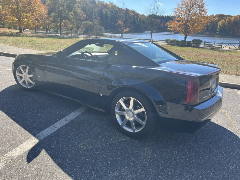 2007 Cadillac XLR - Image 8 of 31