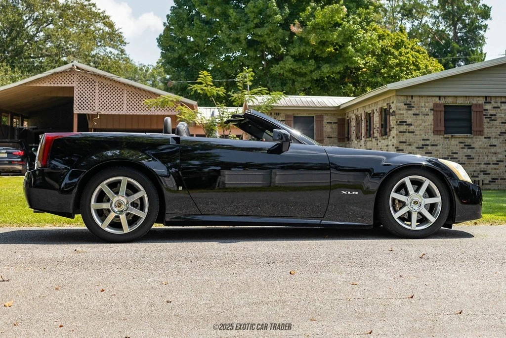 2007 Cadillac XLR - Image 9 of 12