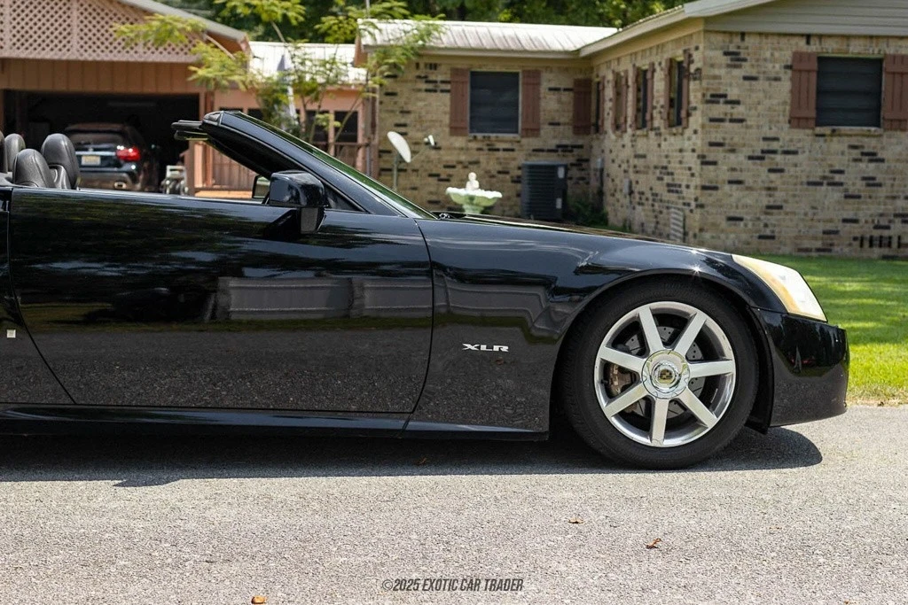 2007 Cadillac XLR - Image 11 of 12