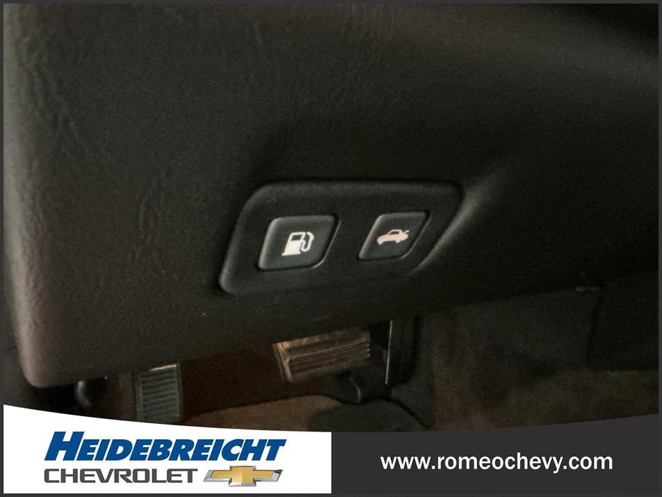 2007 Cadillac XLR - Image 29 of 31