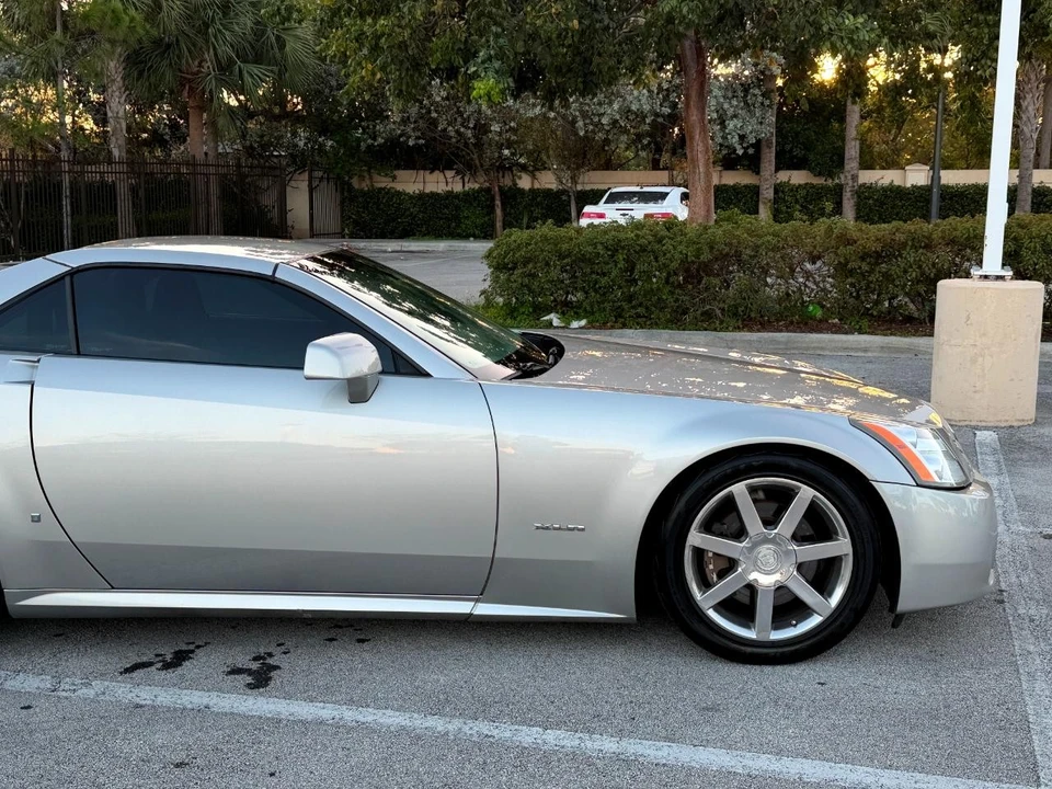 2007 Cadillac XLR - Image 14 of 21