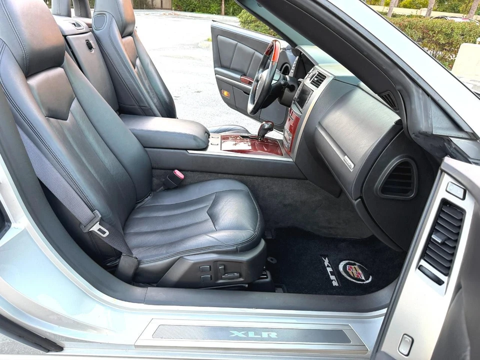 2007 Cadillac XLR - Image 29 of 31