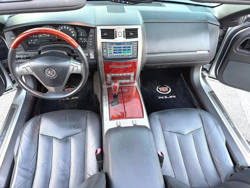 2007 Cadillac XLR - Image 27 of 31