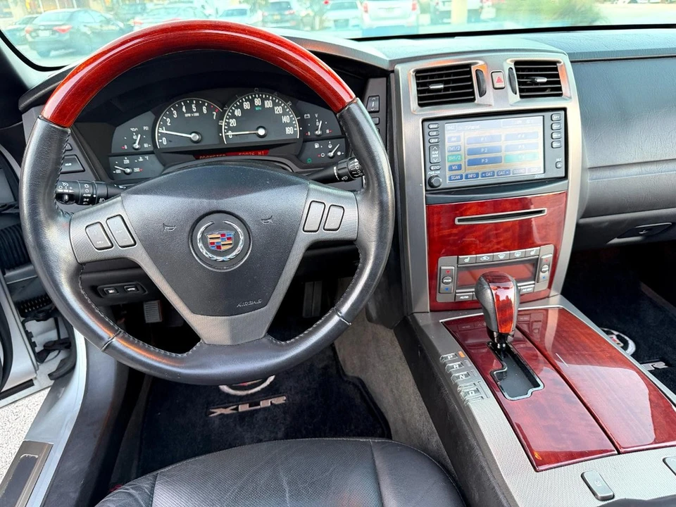 2007 Cadillac XLR - Image 25 of 31