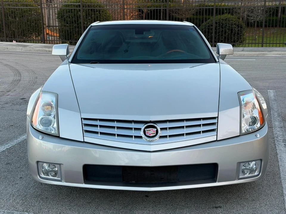 2007 Cadillac XLR - Image 9 of 12