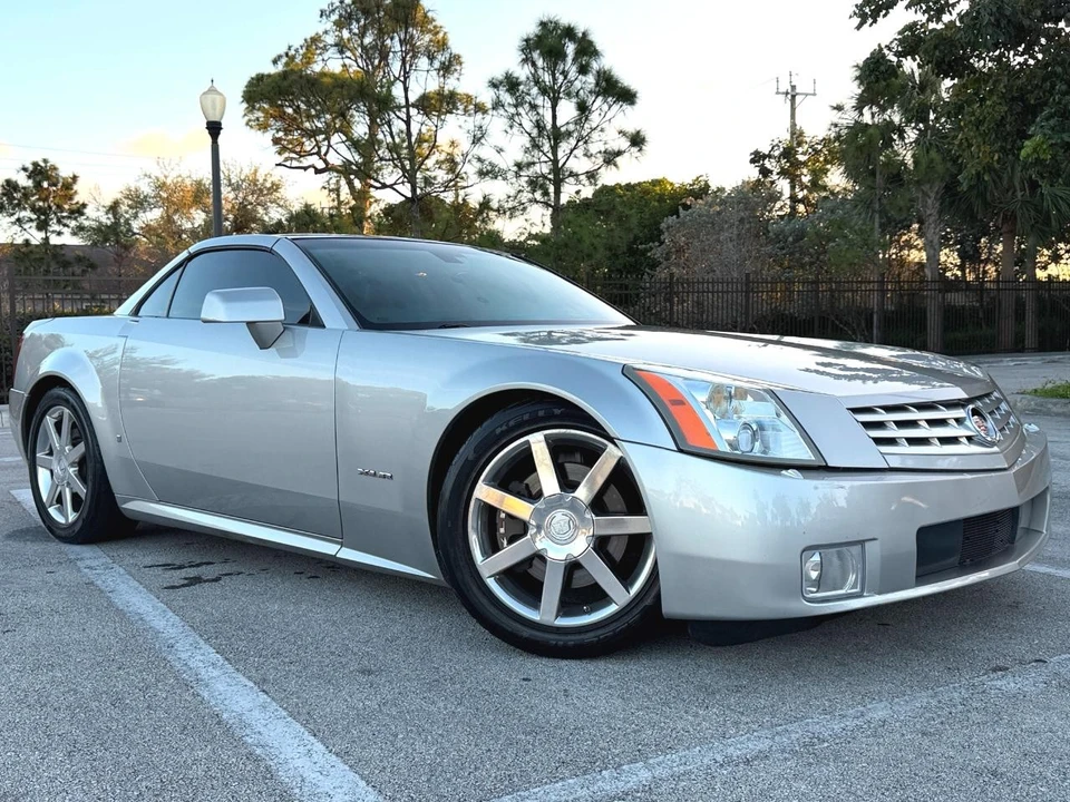 2007 Cadillac XLR - Image 5 of 12