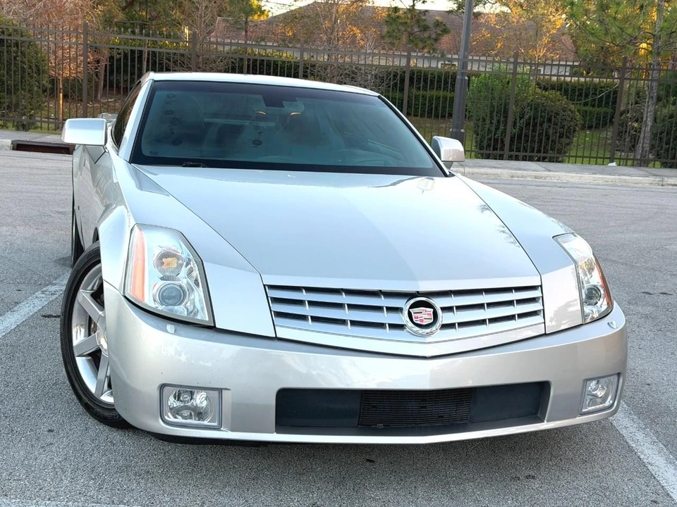 2007 Cadillac XLR - Image 8 of 12