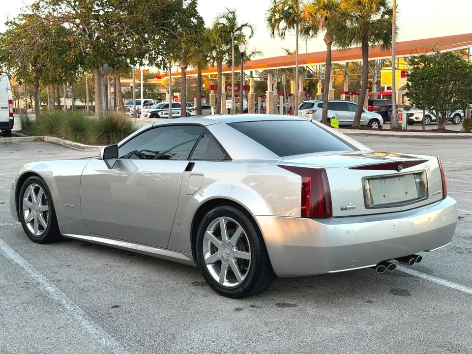 2007 Cadillac XLR - Image 18 of 21