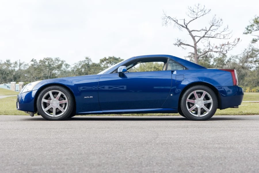 2007 Cadillac XLR - Image 2 of 27