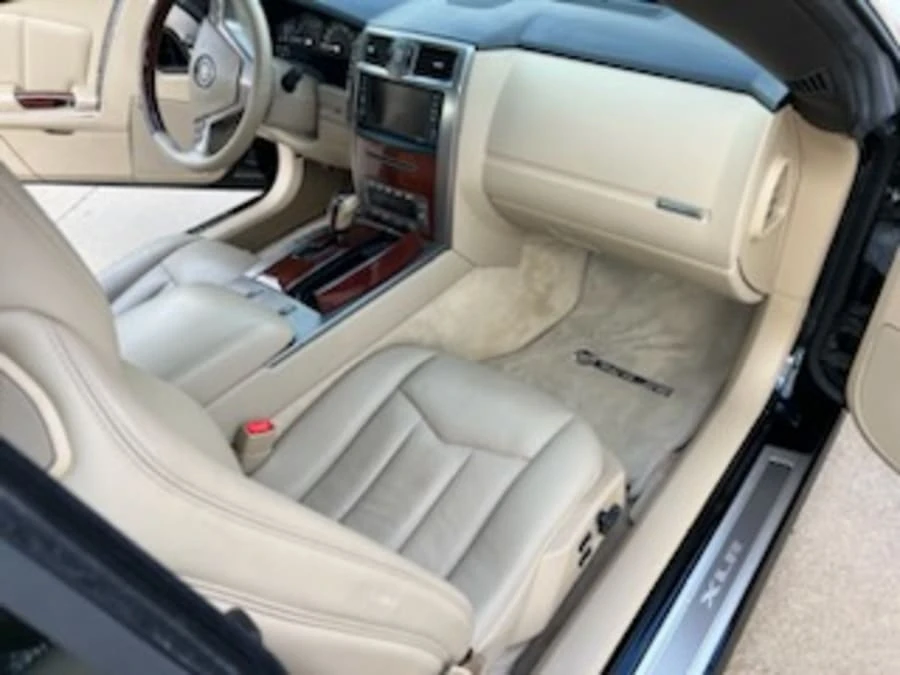 2007 Cadillac XLR - Image 8 of 12