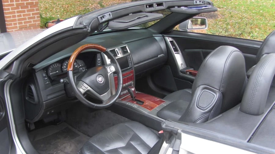 2007 Cadillac XLR - Image 2 of 5