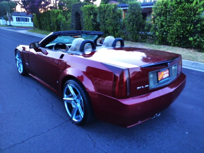 2007 Cadillac XLR - Image 10 of 31