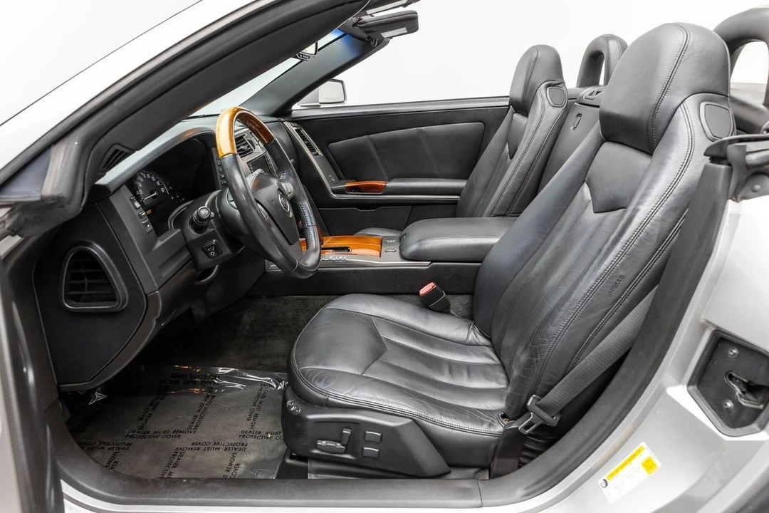 2007 Cadillac XLR - Image 16 of 31