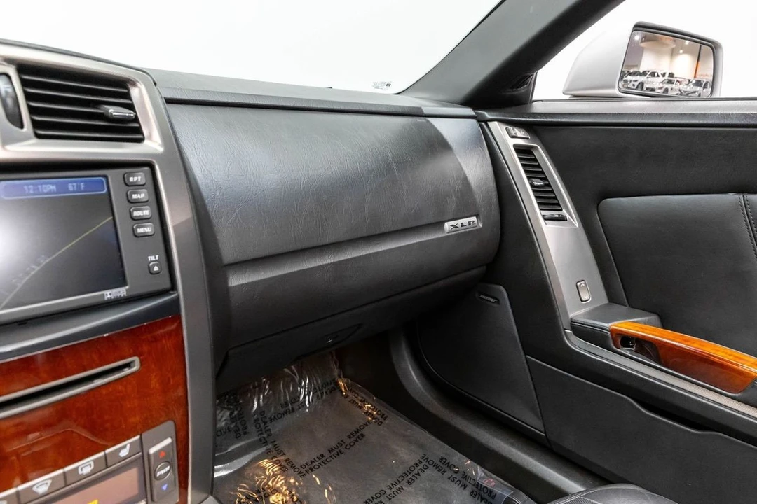 2007 Cadillac XLR - Image 23 of 31