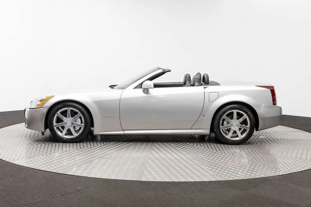 2007 Cadillac XLR - Image 8 of 21