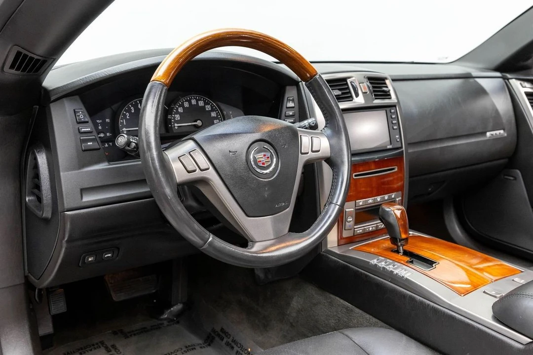 2007 Cadillac XLR - Image 17 of 31