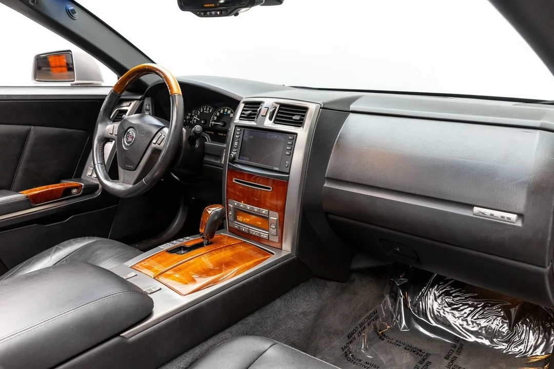 2007 Cadillac XLR - Image 18 of 21