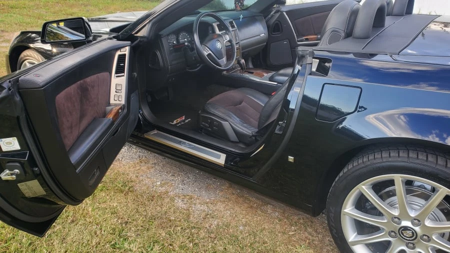 2007 Cadillac XLR-V - Image 3 of 10