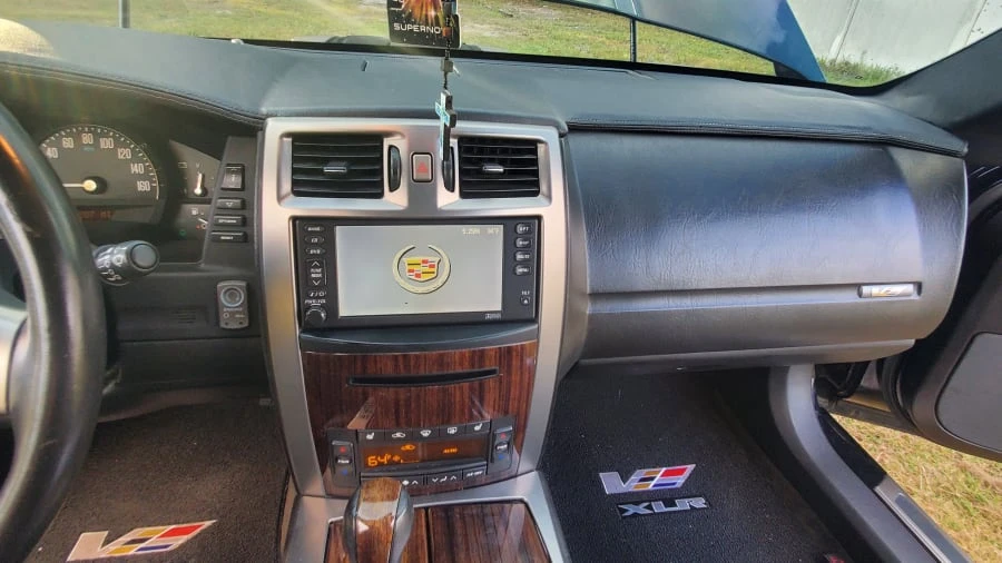 2007 Cadillac XLR-V - Image 4 of 10