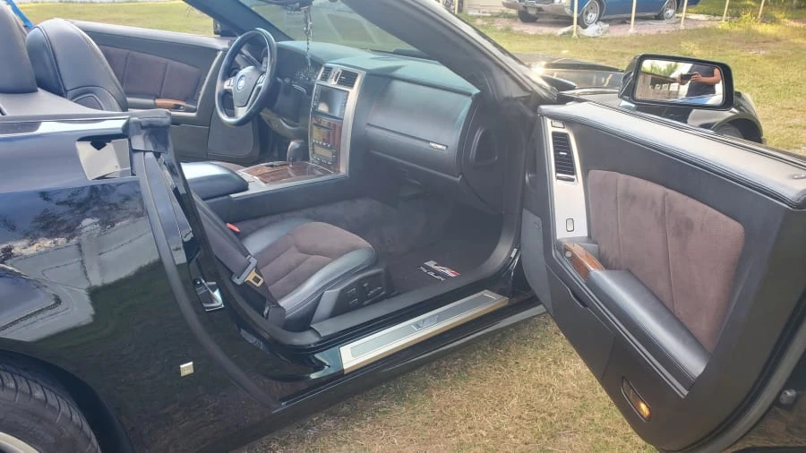 2007 Cadillac XLR-V - Image 5 of 10