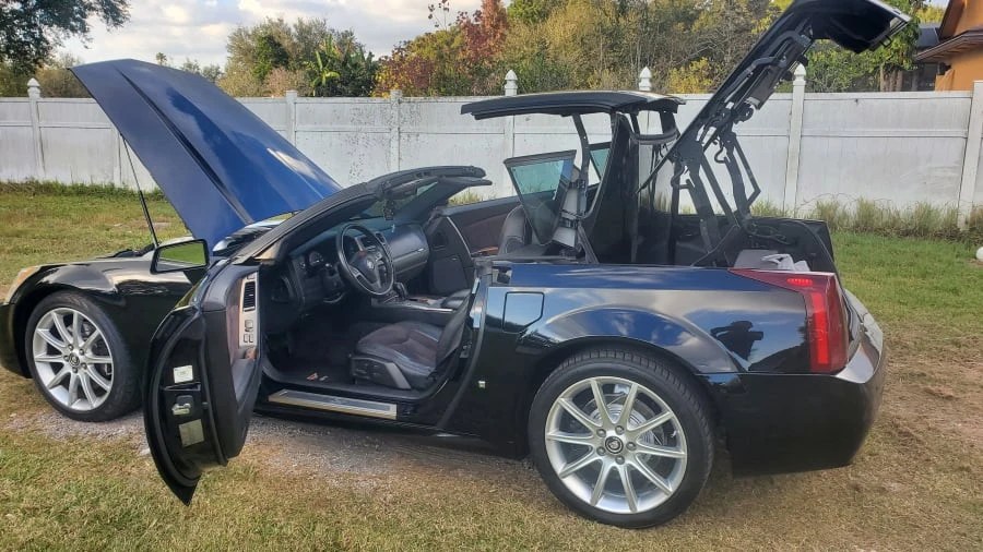 2007 Cadillac XLR-V - Image 6 of 10