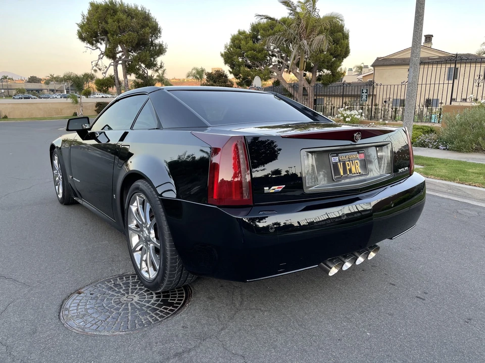 2007 Cadillac XLR-V - Image 7 of 31