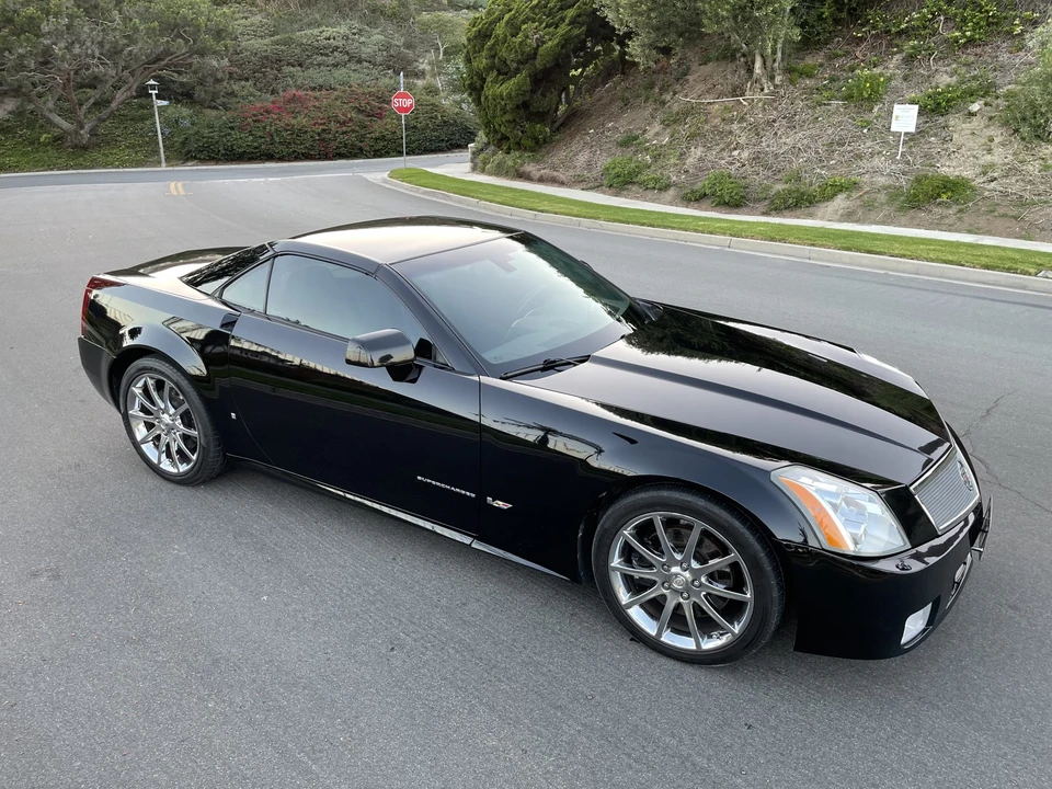 2007 Cadillac XLR-V - Image 15 of 31