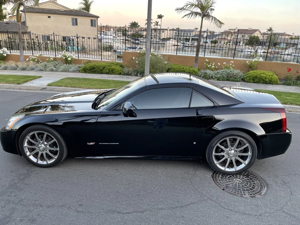 2007 Cadillac XLR-V - Image 4 of 31