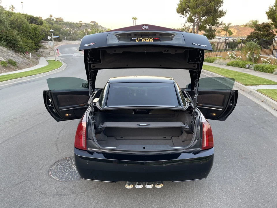 2007 Cadillac XLR-V - Image 19 of 31