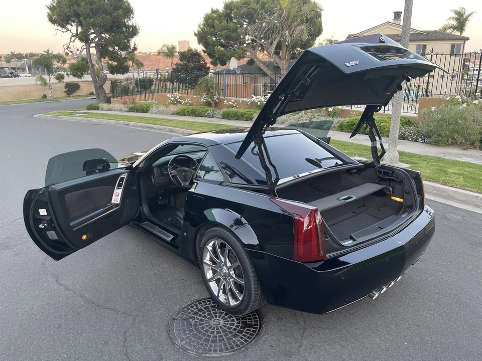 2007 Cadillac XLR-V - Image 20 of 31