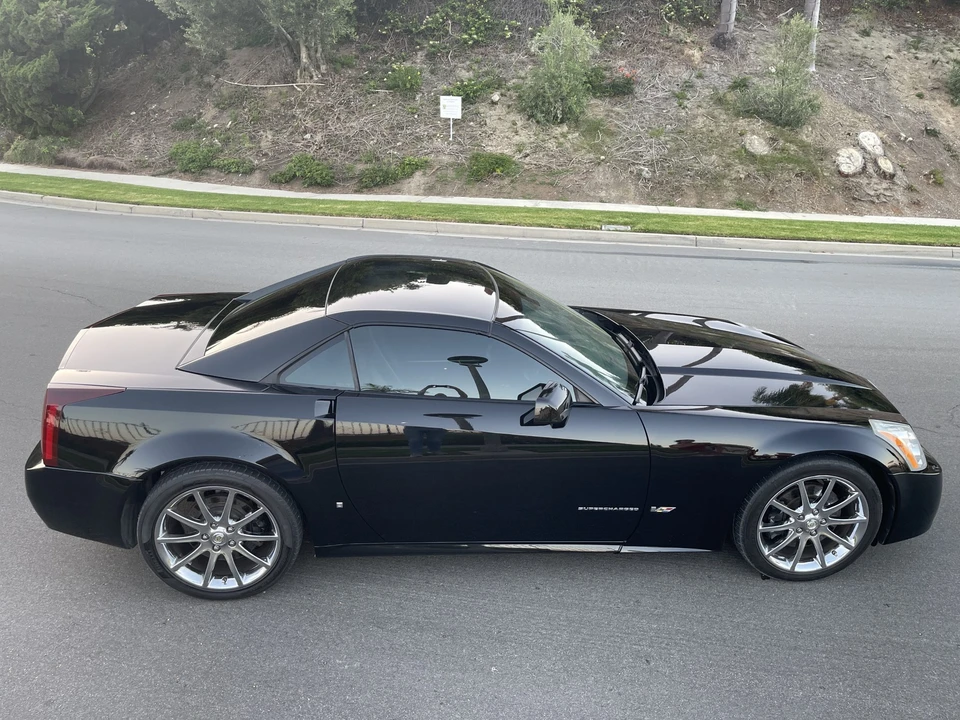 2007 Cadillac XLR-V - Image 11 of 31
