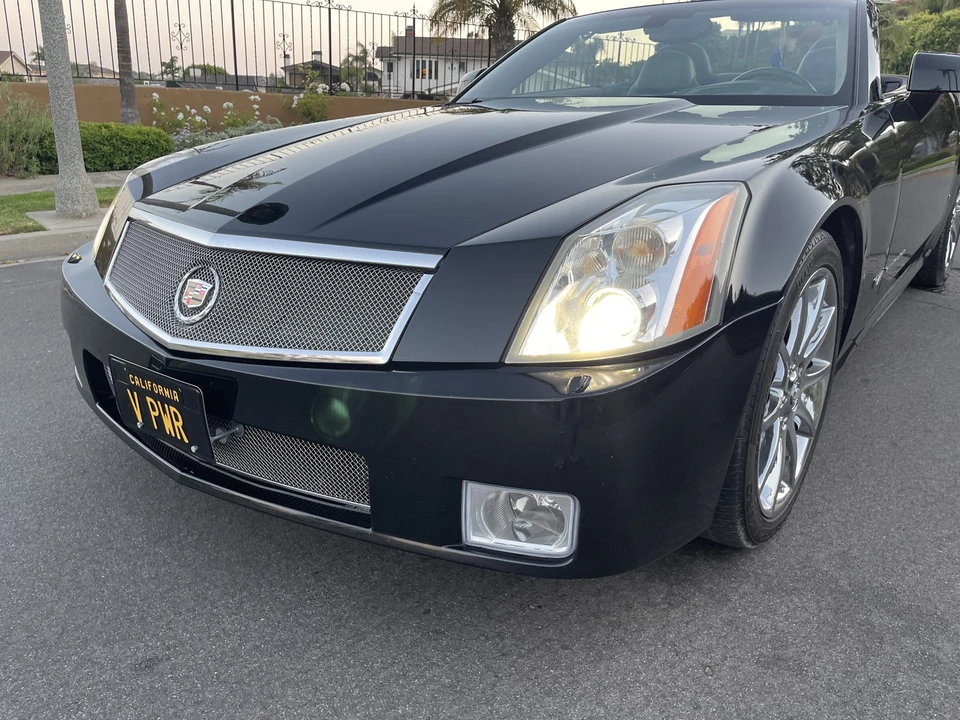 2007 Cadillac XLR-V - Image 25 of 31