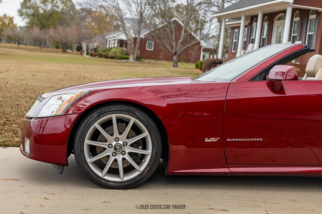 2007 Cadillac XLR-V - Image 4 of 12