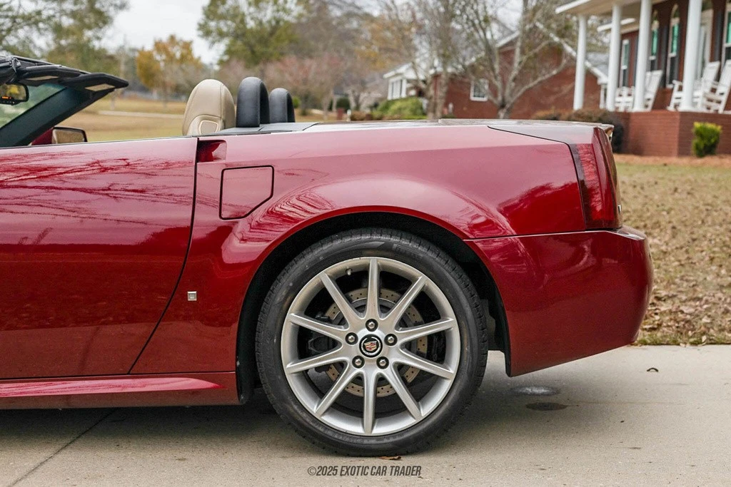 2007 Cadillac XLR-V - Image 5 of 12