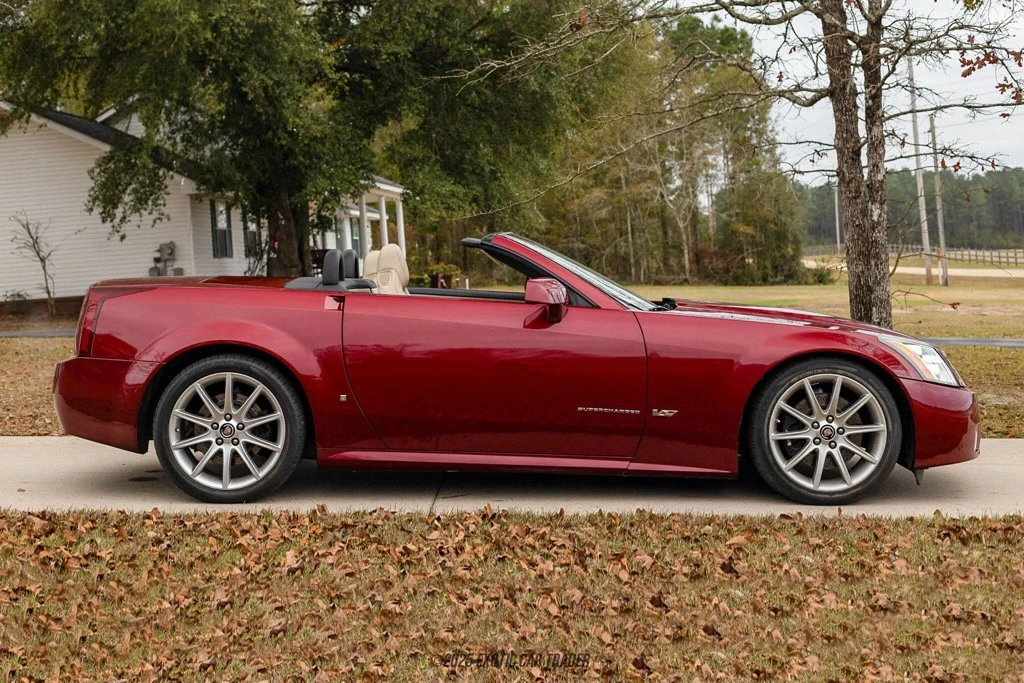 2007 Cadillac XLR-V - Image 9 of 12