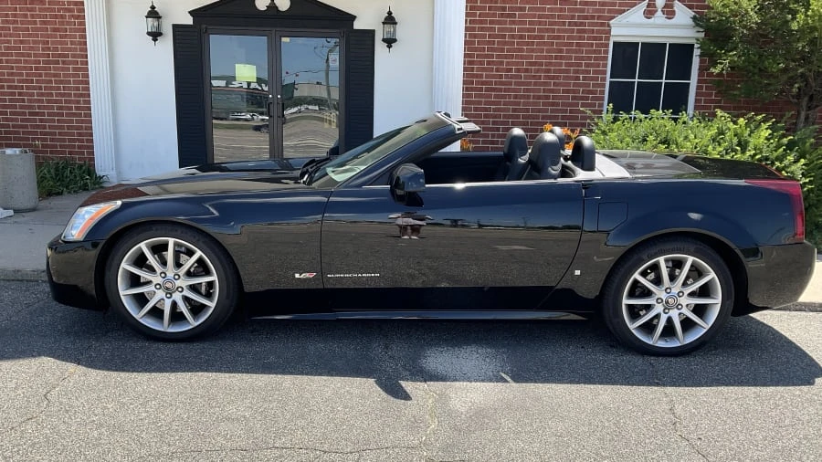 2007 Cadillac XLR-V - Image 2 of 13