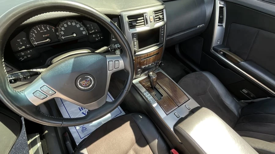 2007 Cadillac XLR-V - Image 9 of 13