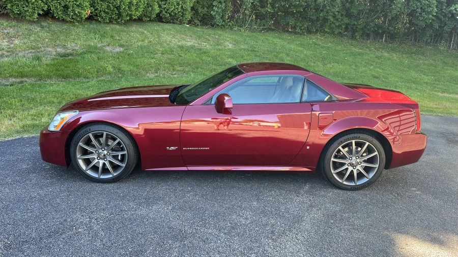 2007 Cadillac XLR-V - Image 10 of 16