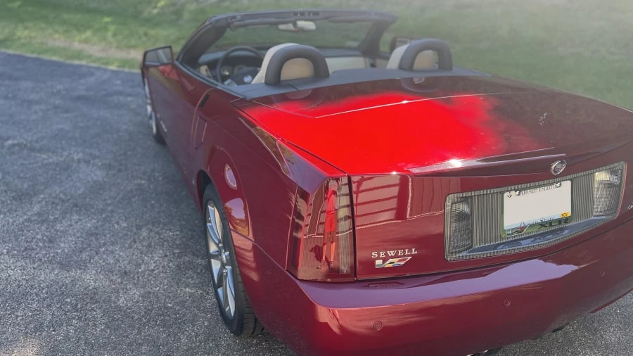 2007 Cadillac XLR-V - Image 12 of 16
