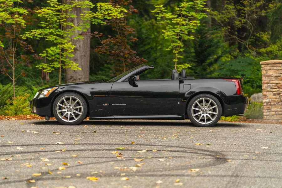 2007 Cadillac XLR-V - Image 2 of 19