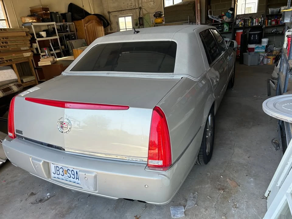 2007 Cadillac DTS - Image 2 of 8