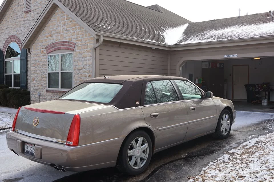 2007 Cadillac DTS - Image 4 of 11