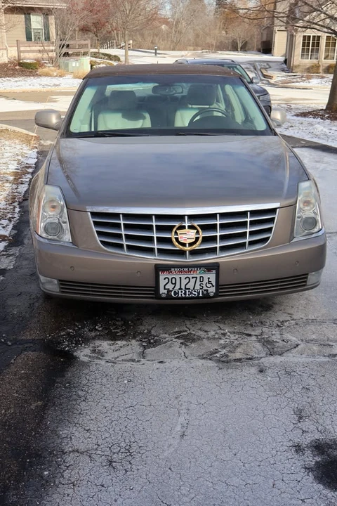 2007 Cadillac DTS - Image 2 of 11