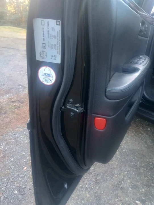 2007 Cadillac DTS - Image 2 of 13