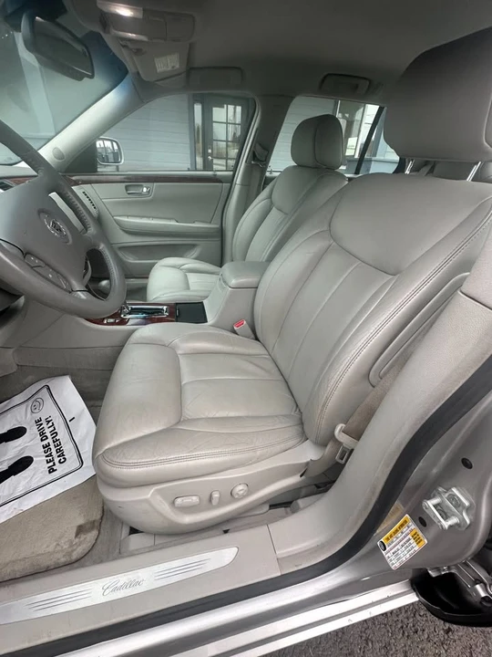 2007 Cadillac DTS - Image 11 of 20
