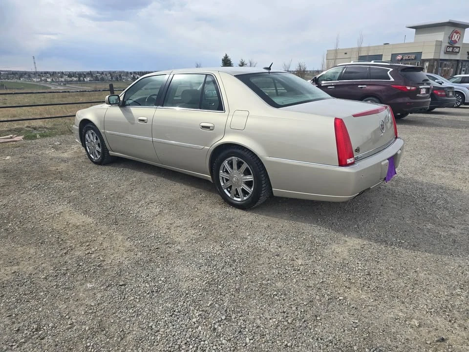 2007 Cadillac DTS - Image 2 of 11