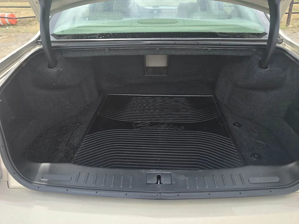2007 Cadillac DTS - Image 10 of 11