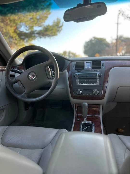 2007 Cadillac DTS - Image 8 of 13