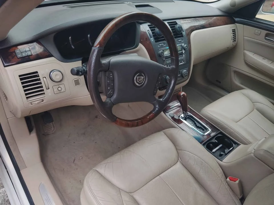 2007 Cadillac DTS - Image 6 of 7